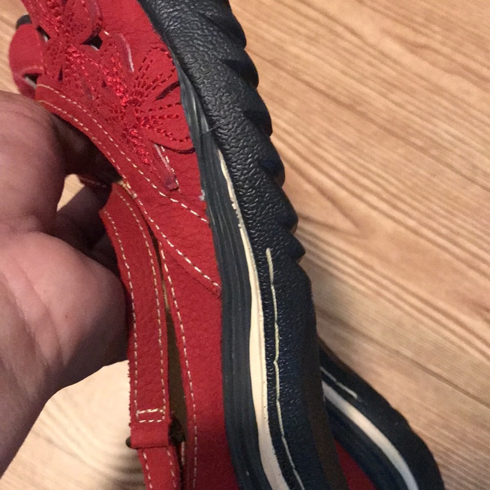 Jambu Red Sandals - Picture 9 of 15